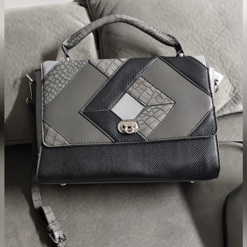 Color Block Pattern Purse - Picture 10 of 13